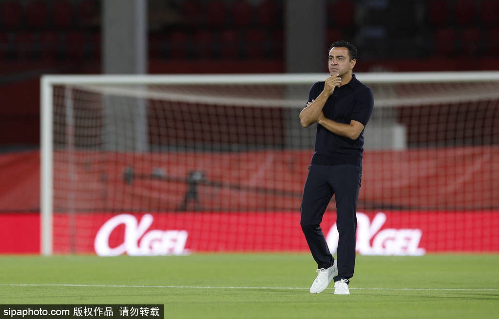 我现在就在她身边……此时，我虽然心碎了，却依然为她的一生感到无限的骄傲和感恩。