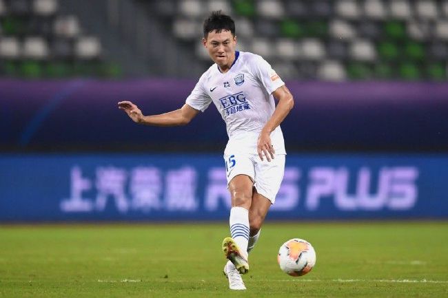 谢娜模仿刘敏涛《红色高跟鞋》 表情神似还原度高 2020-06-09 本周六（6月13日）将播出的《快乐大本营》未播先火已经拥有了好几拨热度。