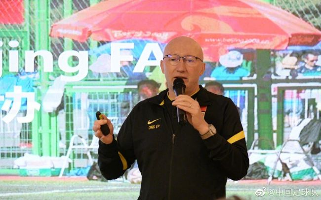 《猫和老鼠》“天生一对”预告 猫鼠大战爆笑来袭 2021-02-25 由华纳兄弟影片公司出品的《猫和老鼠》(Tom & Jerry) 大电影发布“天生一对”版预告，新一轮的猫鼠大战爆笑上演，撸猫高手杰瑞大银幕展现花式逗猫技艺，招招不带重样的，全程爆笑！