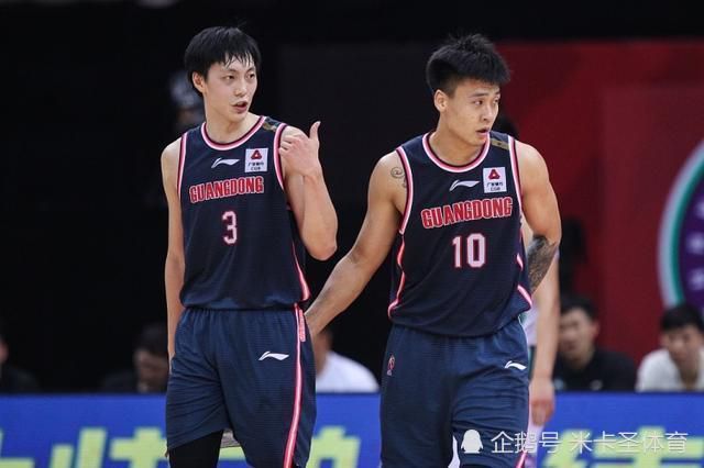 02 刘浩存和文淇，成为姐妹刘浩存和文淇在拍这部电影之前并不认识，文晏透露，在影片拍摄前期，就尽可能让她们一起去磨合形成姐妹的状态。