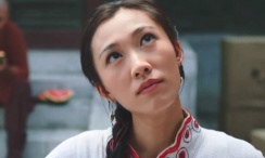 截至上映前，影片点映及预售总票房破1亿，与此同时，工作日点映票房连续四日实现逆跌，足以证明了这部影片敢提前点映的底气，以及观众对于影片本身的关注。