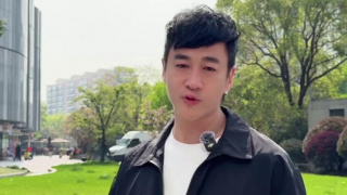 基德曼评论家选择奖性感亮相 艾米罗森大秀酥胸 2016-12-12 感的低胸长裙性感撩人。
