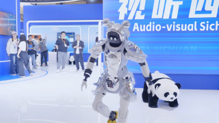 蕾亚·塞洪文斯·吉里根同乐者 《海贼王2》曝海报及剧照 布洛基和东利同框亮相 10月22日，根据尾田荣一郎漫画改编的Netflix真人版剧集《海贼王 第二季》（One Piece）发布全新海报及剧照，除了主角团成员外，布洛基和东利同框亮相。